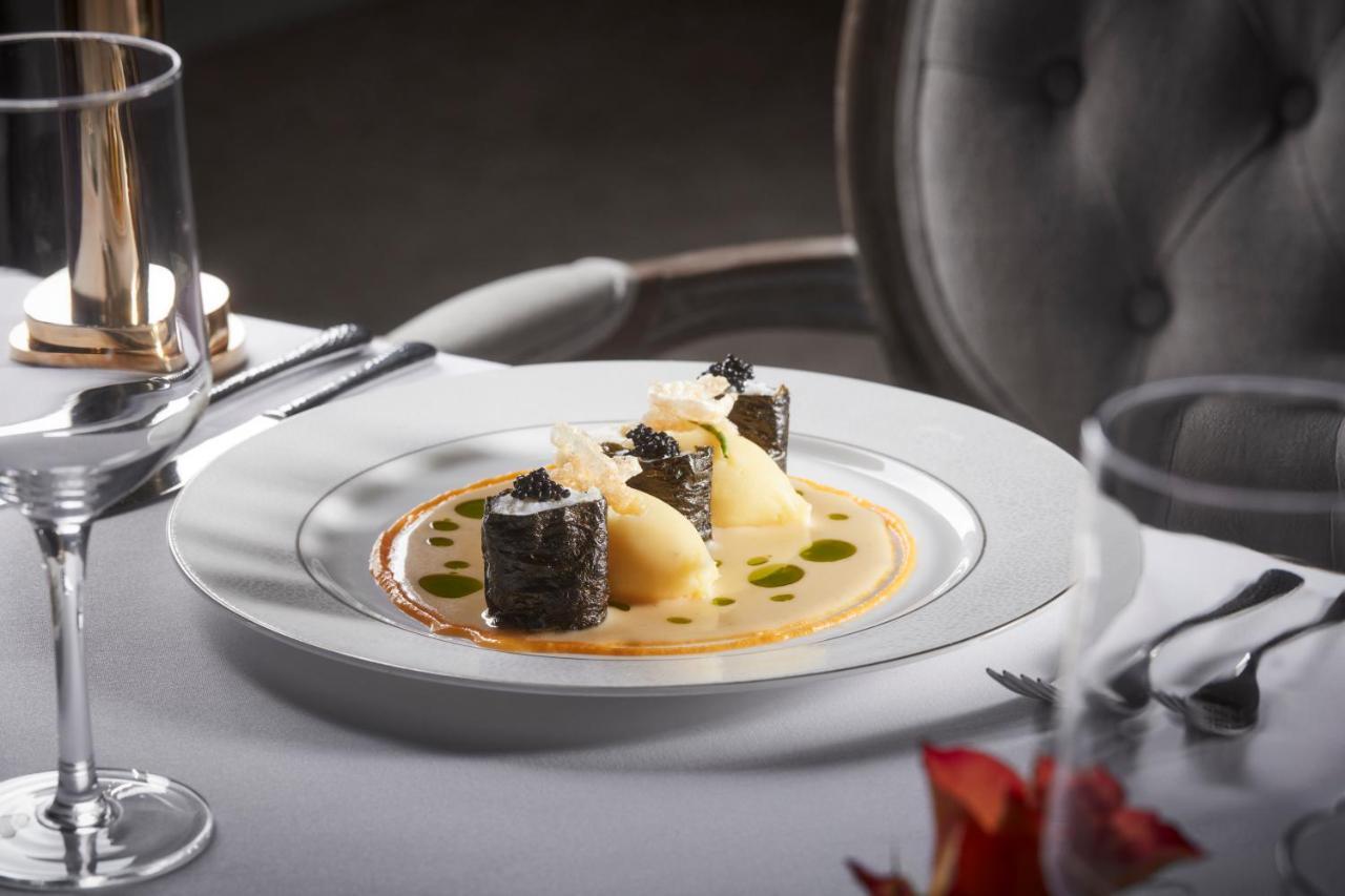 Bathen House Boutique Hotel Exterior foto A plate of caviar